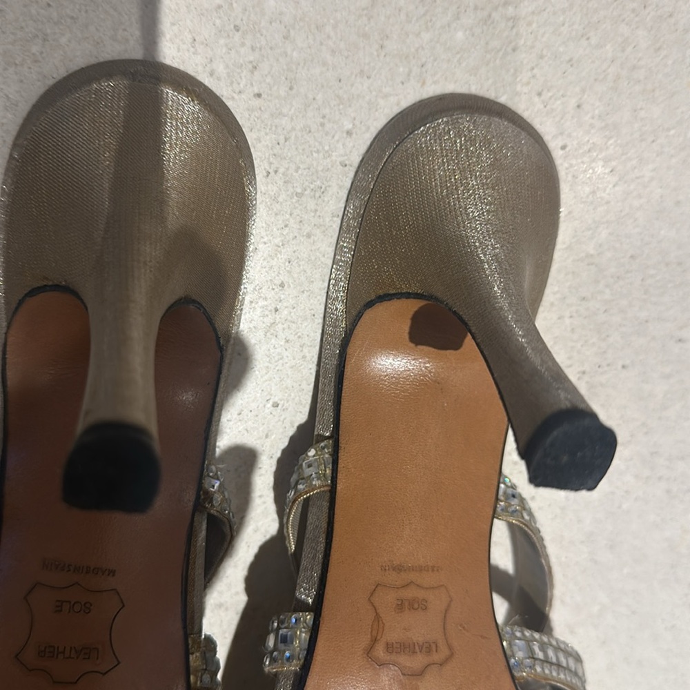Beautiful sandals. - Picture 5 of 10